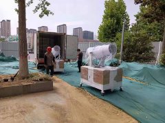 鄭州河南一建項目2臺30米半自動(dòng)霧炮抵達現場(chǎng)